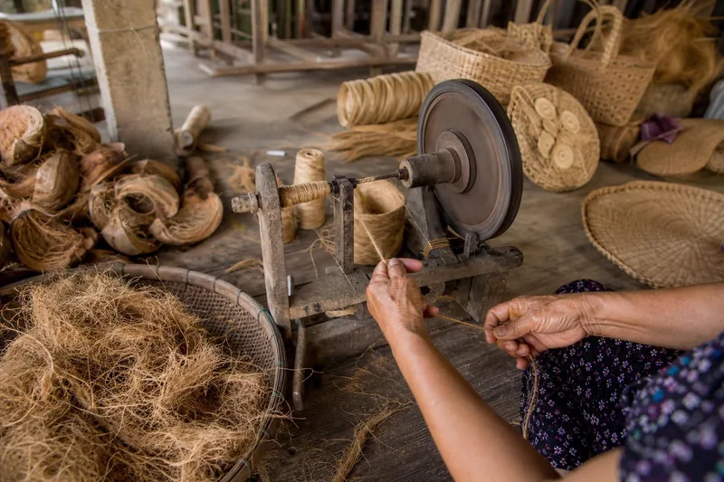 Làng nghề sản xuất chỉ xơ dừa An Thạnh