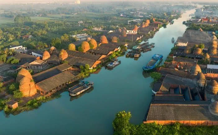Quần Thể Di Sản Lò Gạch Gốm Đỏ Mang Thít